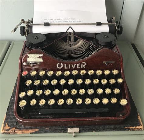 Oliver Portable Typewriter 1932 First Year Made Serial 66986