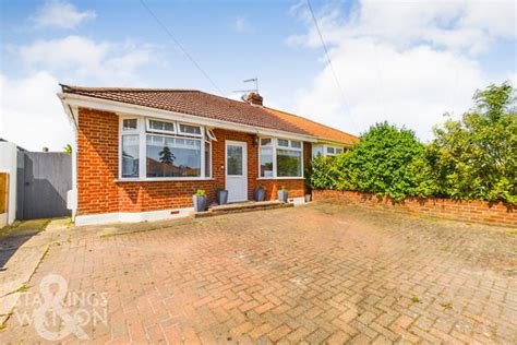 Hillcrest Road Thorpe St Andrew Norwich Nr7 3 Bedroom Semi Detached Bungalow For Sale