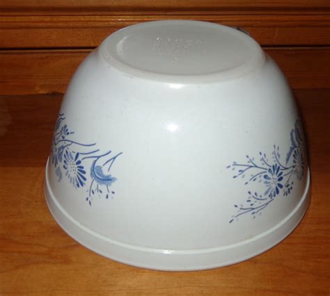 Vintage Pyrex Colonial Mist Blue White Daisy Set With Nesting