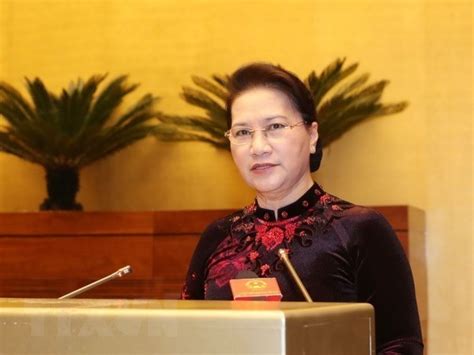 Tân chủ tịch quốc hội vương đình huệ tặng hoa chúc mừng, tri ân những đóng góp của ông nguyễn xuân phúc trên cương vị thủ tướng. Chủ tịch Quốc hội Nguyễn Thị Kim Ngân sẽ thăm chính thức Hàn Quốc