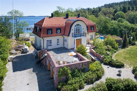 Rent rooms and apartments from people in stockholm from sek 4600/month. Stockholm Real Estate and Homes for Sale | Christie's ...