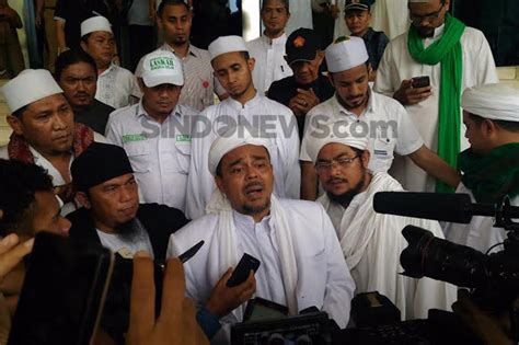 Benarkah rizieq shihab kebal hukum? Jejak Habib Rizieq: Pernah Dipenjara hingga Berseberangan ...