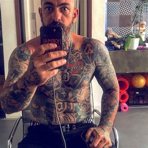 Henrique Fogaça Revela Ter Mais De 100 Tatuagens Comecei A Tatuar Com