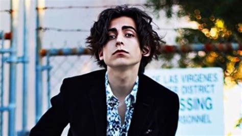 It's where your interests connect you with. Aidan Gallagher ('The Umbrella Academy') despierta rumores ...