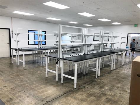 High Quality Lab Bench And Lab Workstation For Industrial Use