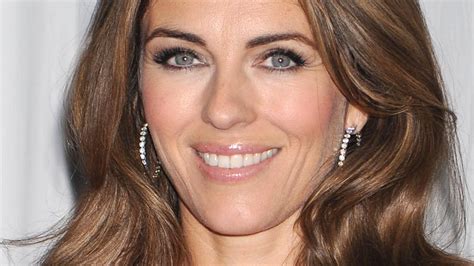 Elizabeth Hurley In Bathing Suit Shows Off Amazing Body Sqandal