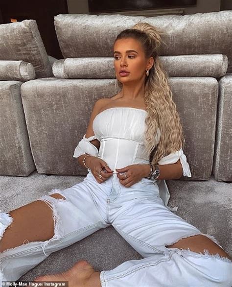 Love Island S Molly Mae Hague Shares Sultry Snap In Bustier Top As She