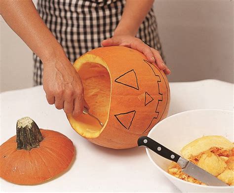 C Mo Vaciar Paso A Paso Una Calabaza Y Decorarla Para Halloween