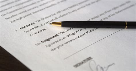 Kontrak kerja karyawan adalah suatu perjanjian di antara pekerja dan pengusaha secara lisan atau dalam kontrak kerja karyawan dituliskan secara rinci apa yang menjadi hak dan kewajiban karyawan. Jangan Tanda Tangan Surat Kontrak Kerja Sebelum Menimbang ...