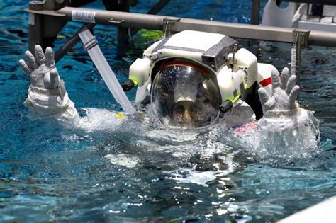 Nasa Astronauts Train In Underwater Space Station Bbc News