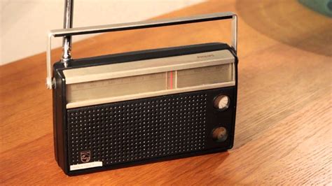 Philips 90 RL 133 Transistor Radio - YouTube