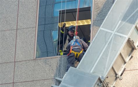 Two Workers Rescued From Dangling Scaffold In Brookfield Place
