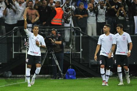 Find the best flamengo wallpapers on getwallpapers. Pedrinho, jogador do Corinthians, durante a segunda ...
