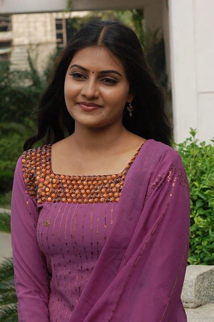 Cute Tamil Actress Nandagi ~ Seductive Girl