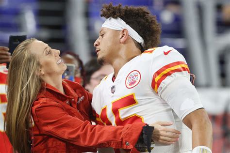 Look Patrick Mahomes Wife Workout Photo Goes Viral The Spun