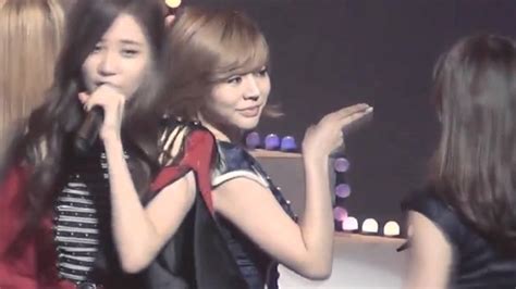 [fancam] 120901 Sunyeon Sunny Taeyeon Mr Taxi Youtube