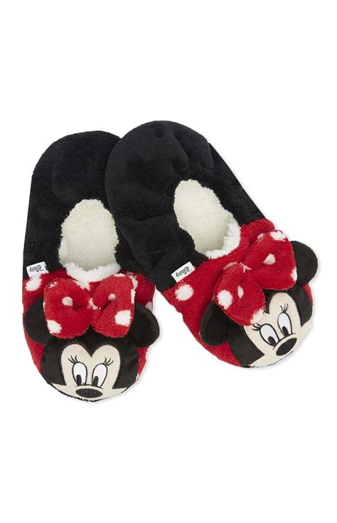 Además, primark cuenta con una política de comercio ético y de apoyo a organizaciones benéficas los catálogos primark están llenos de descuentos que te muestran los mejores precios en moda y. Primark - Chinelos Minnie Mouse em feltro | Pantufas ...