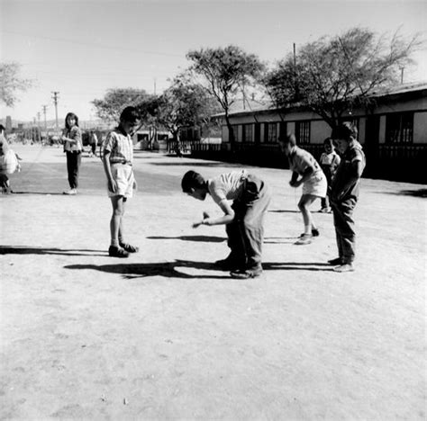Los detalles del historiador esteban dómina. Jugando en la calle | Niños jugando, Niños, Victoria