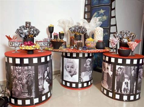 La location potrebbe essere vincolante, quindi se possibile, è meglio sceglierla in base al tipo di festa che si vuole organizzare, all'orario scelto e al numero di invitati. bolo festa cinema - Google Search | Fiesta de cine