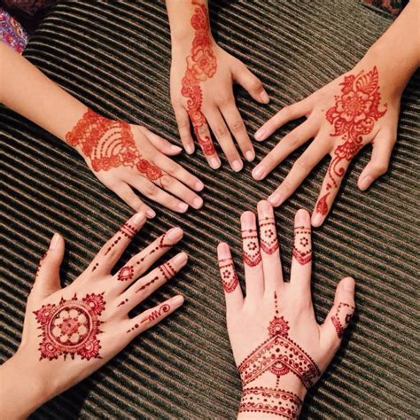 All these designs are cool and impressive and are very simple which makes you look more beautiful than with any other stuff. How Long do Henna Tattoos Last - 75+ Inspirational Designs ...