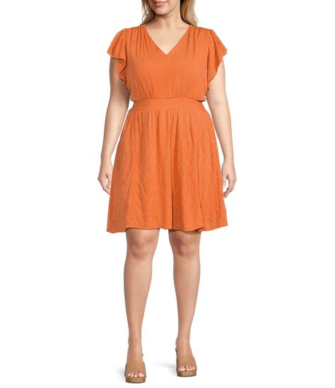 Jessica Simpson Plus Size Courtney V Neck Short Sleeves Tiered Dress