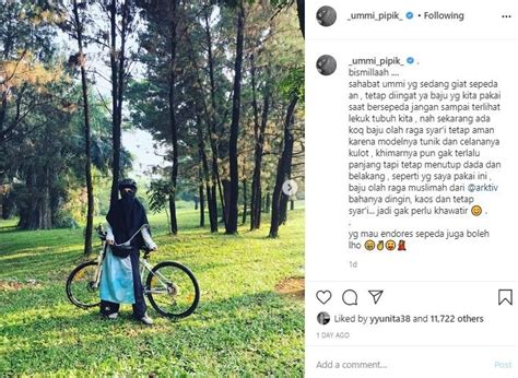 Umur 45 tahun) yang dikenal dengan nama pipik dian irawati adalah seorang pendakwah berkebangsaan indonesia. Pakai Serba Hitam, 5 Potret Stylish Umi Pipik Bercadar