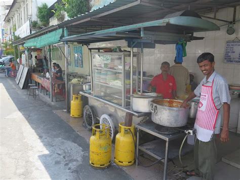 Idul adha tahun ini tentu tidak semeriah tahun sebelumnya, ketika pandemi di tanah air yang. Roti Canai Jalan Transfer - Penang Food Guide | The Travellist