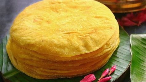 Even now, during special occasions people prefer eating their food in the traditional style. Boli || Sadya special boli || Sweet Boli Recipe || Puran ...