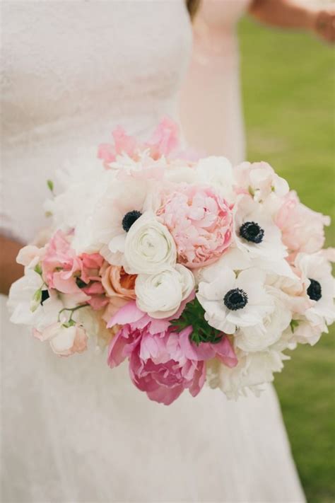 Wedding flower terminology, budget, tips and inspiration to help you make those pesky floral decisions. Blush and white bouquet | August wedding flowers, Wedding ...