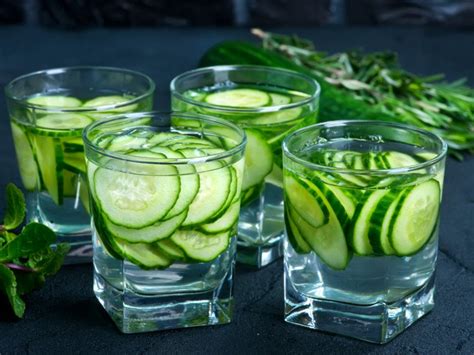 Manfaat jus seledri tidak hanya melepas dahaga, minuman ini juga memberikan banyak manfaat yang bagus penasaran apa saja manfaat dan kandungan. Apa Kasiat Dari,Jus Timun Seledri Lemon / Nikmati ...