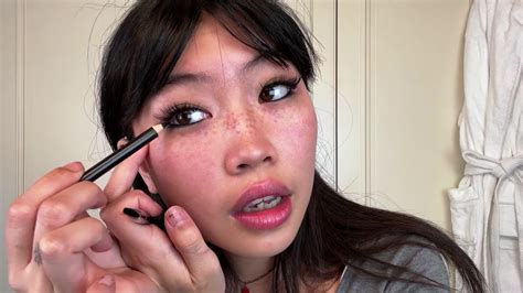 Watch Beabadoobees Guide To Faux Freckles And Lived In Eyeliner