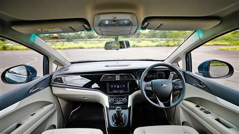 Hyundai motor india on tuesday teased the interior sketches of the upcoming alcazar, which means a castle in spanish, will make its global debut on april 7 and the launch is. Mahindra Marazzo 2018 M8 Interior Car Photos - Overdrive