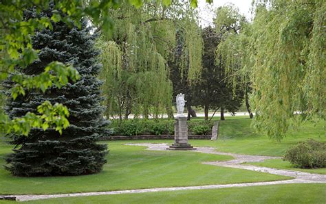 Outdoor Spaces - Senior Living Lisle | Villa St. Benedict