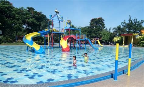 Oleh sebab itu jangan khawatir deh karena sobat jelajah khatulistiwa sangat rekomendasikan banget. Deretan Kolam Renang di Mojokerto Beserta Tiket Masuknya | Trip Jalan Jalan