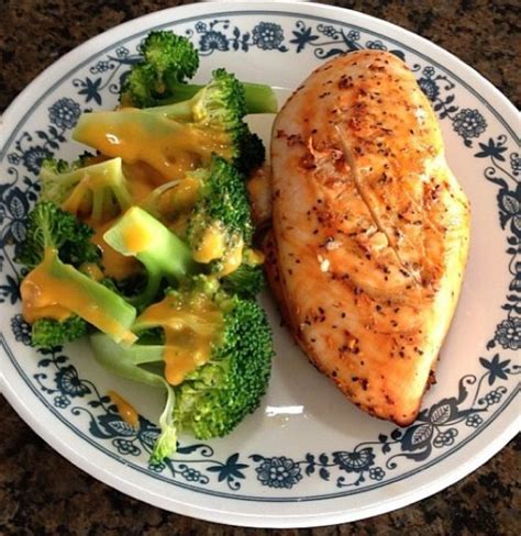 Delicious proteins, fresh produce, and flavorful sauces will be the highlights of your brunch table. No Carbs Meal. | Healthy recipes, Healthy, Healthy eating