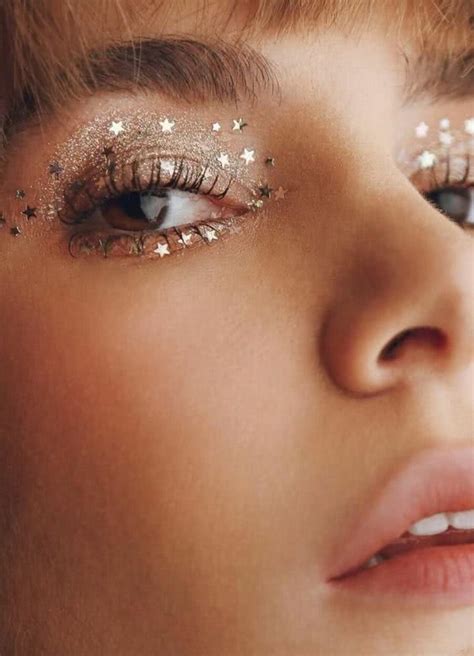 Maquiagem Com Glitter 2022 ⋙ Passo A Passo Fácil De Fazer