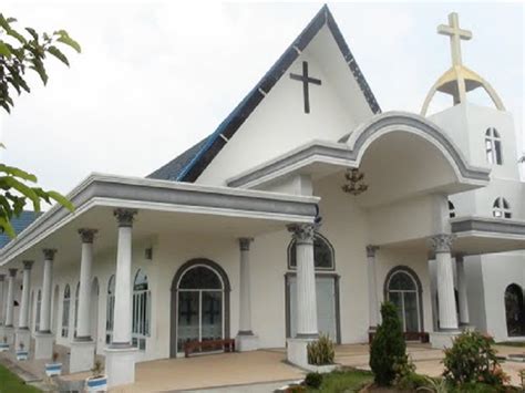 Nama 6 penganut agama resmi yg di akui di indonesia beserta nama tempat ibadah nama kitab suci serta jumlah penganutnya. Masuknya Kristen Protestan ke Indonesia