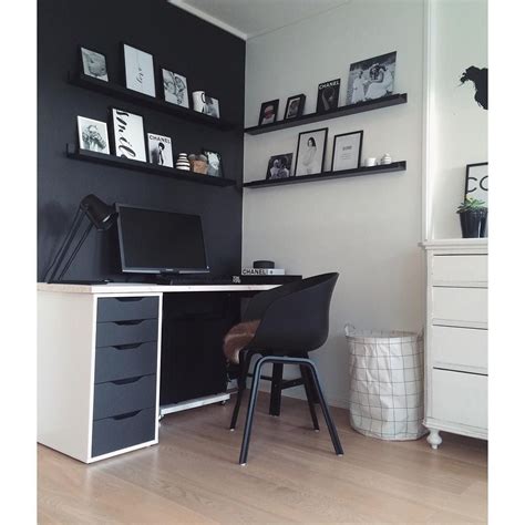 Ikea alex desk white built in cable management for collecting cables and cords out of sight but close at hand. Pin på NYC