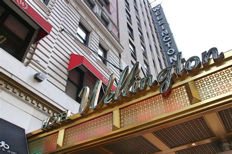 Usa The Wellington Hotel New York Midtown On A Mid Range Budget Eat