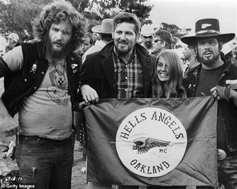 Tucker Carlson Turns Up To Pay Tribute To Hells Angels Leader Sonny Barger Daily Mail Online