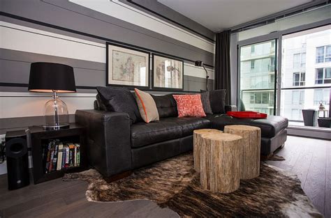 It's easy to paint horizontal stripes, and as a plus, they make a small room look larger. 15 Fabulous Living Rooms with Striped Accent Walls