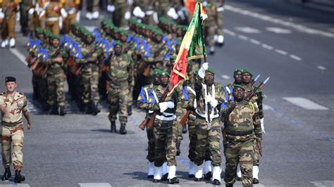 Video L Arm E Malienne Ouvre La Marche Lors Du D Fil Du Juillet