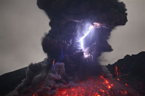Sakurajima Lightning | Volcano