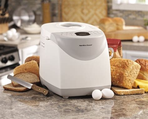 This bread maker has a single fixed paddle and its nonstick bread pan can handle a 1, 1.5 or 2 lb. Review of Hamilton Beach Bread Maker | Bread Machine Reviews