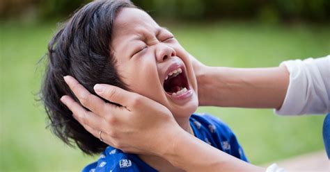 How To Deal With Toddler Tantrums