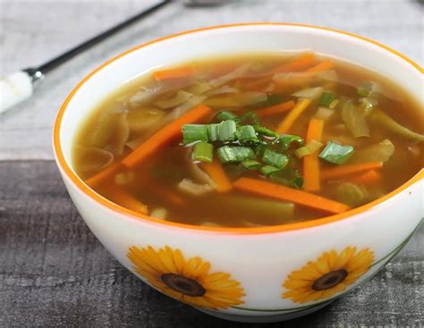 Nous vous présentons la recette de la soupe chinoise au Thermomix un