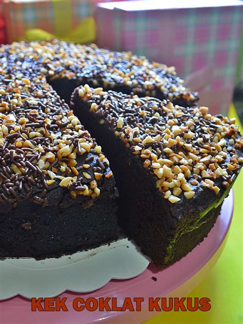 + sejukkan sebentar sebelum dituang atas kek coklat kukus. AMIE'S LITTLE KITCHEN: Kek Coklat Kukus