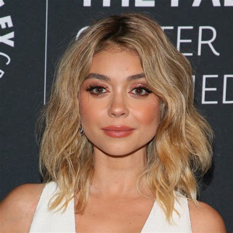 Sarah Hyland Shares Painful Selfie After Being Admitted To The Hospital