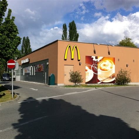 Mcdonalds Innsbruckda Fast Food Restoranı