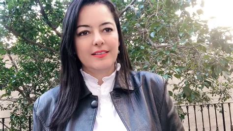 La columna nacionalidad contiene el adjetivo usado para describir a la persona de un país, por ejemplo a russian diplomat. Nacionalidad Española. - YouTube